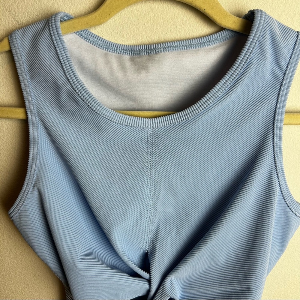 NWT Onzie Front twist crop bouquet rib tank size: M/L - Picture 2 of 10